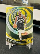 2022-23 Panini Spectra Khris Middleton No.105 Gold 7/10 Bucks