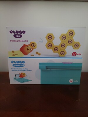 PLugo Gamepad Enables Hands-On Play Without Touching Screen & Building Block Kit