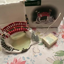 Department 56 "Bridge Over Icy Pond" Village Accessories #56.56720 (1999) 