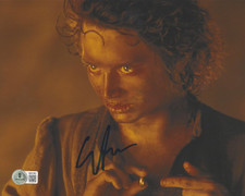 ELIJAH WOOD SIGNED 'THE LORD OF THE RINGS' FRODO 8x10 MOVIE PHOTO BECKETT COA