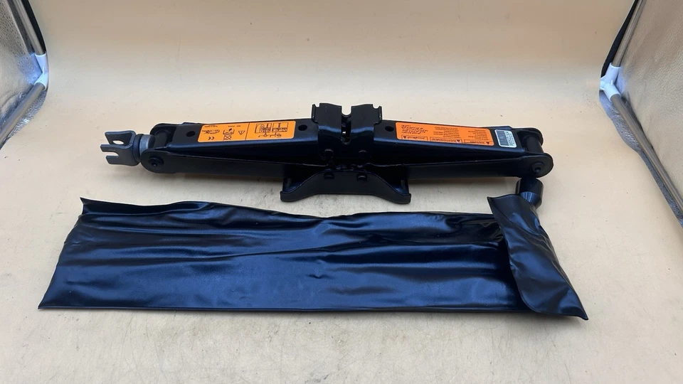 Оригинальный аварийный домкрат и набор инструментов для запасной шины Nissan Frontier 2016-2021 годов выпуска. - Изображение 4 из 4