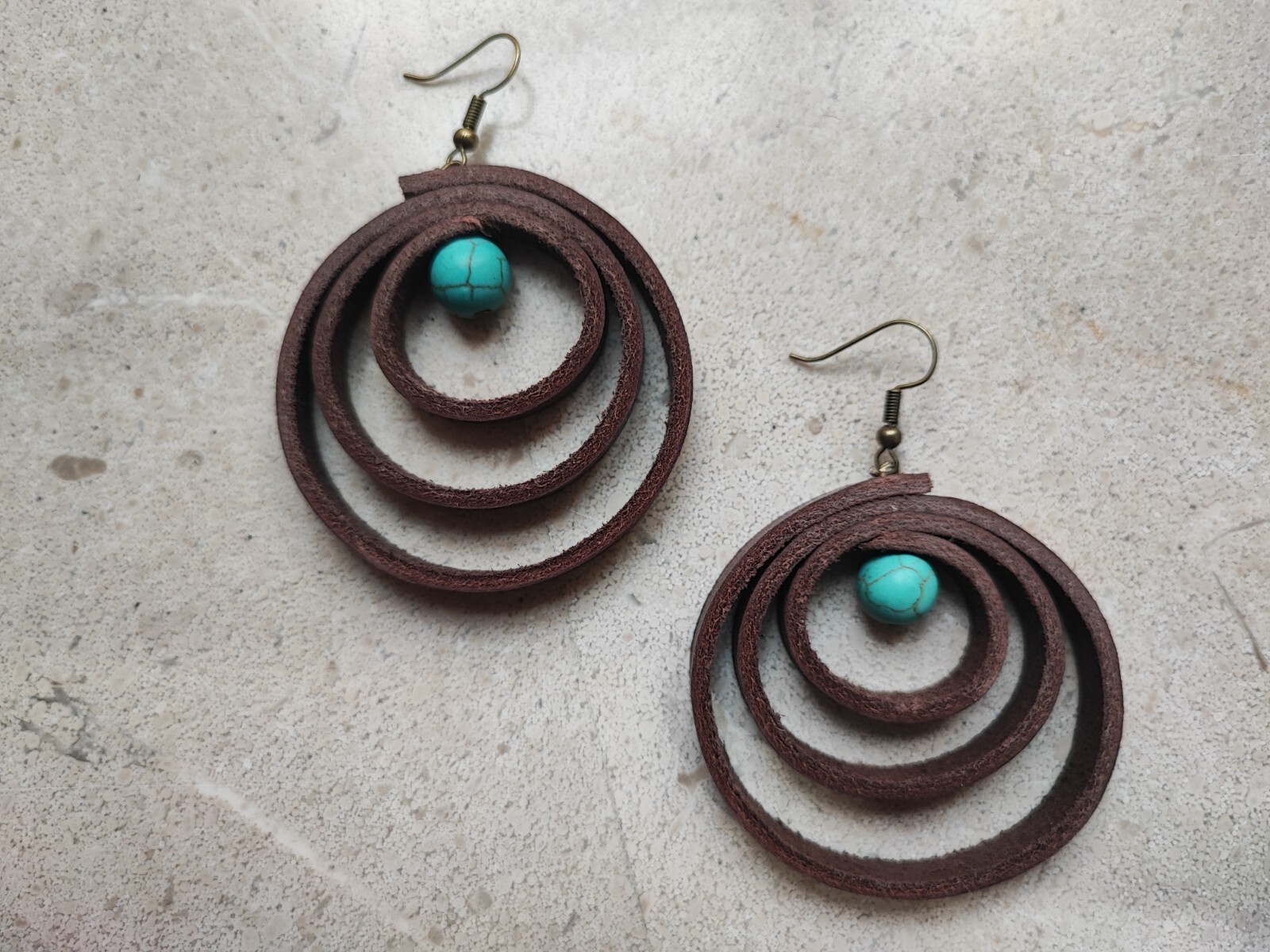 Pendientes De Cuero En Forma De Aro Con Piedra Semipreciosa En Color Turquesa