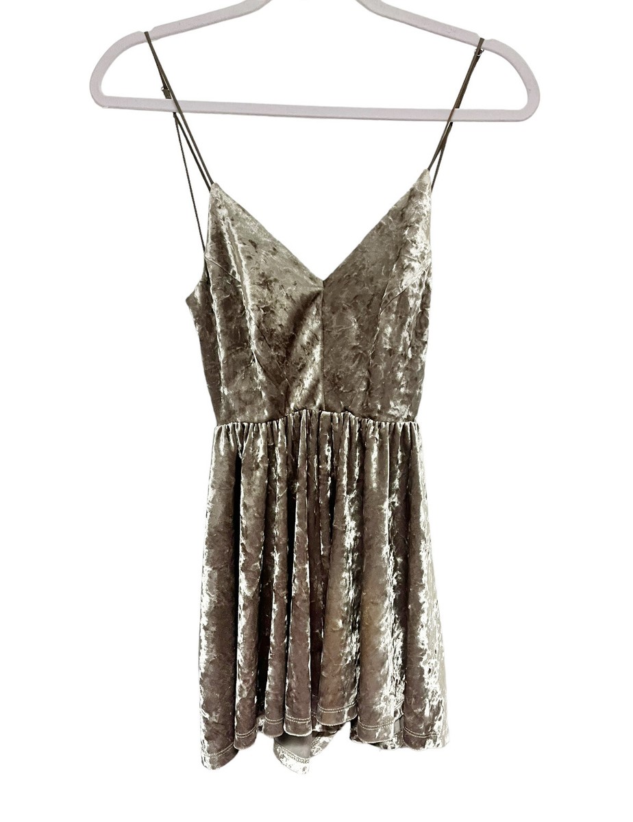 Silence + Noise Velvet Fit & Flare Strappy Back Romper Womens Size XS Sage Green | eBay Silence + Noise Velvet Fit & Flare Strappy Back Romper Womens Size XS Sage Green | eBay