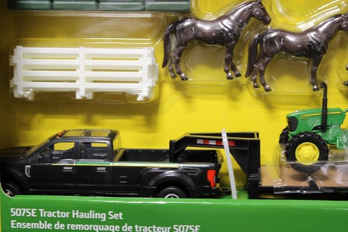 Tomy Ertl ~ John Deere Hauling Set w/ Truck, Trailer, 5075E Tractor and Horses - Picture 3 of 11