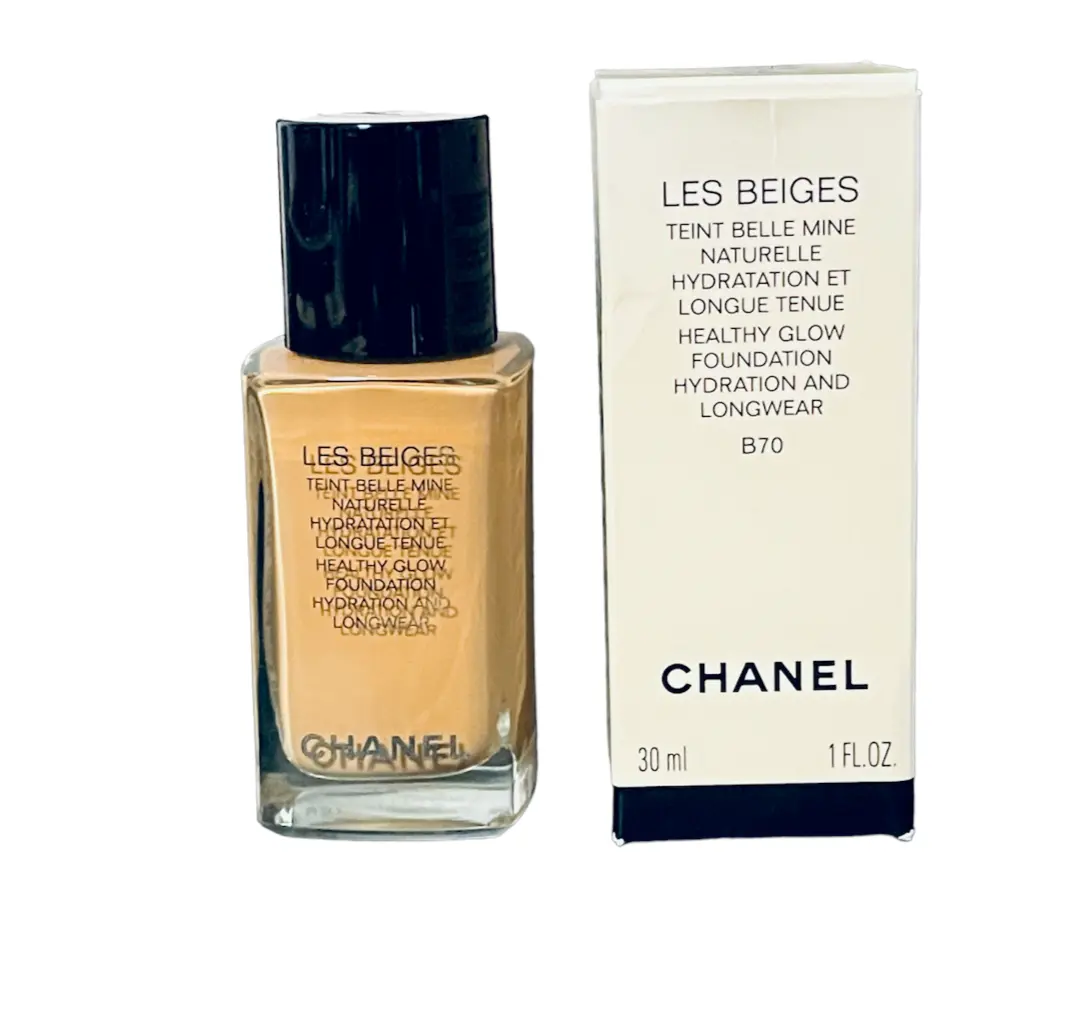 Chanel Les Beiges Healthy Glow Foundation - B70 (dark medium) New in Box