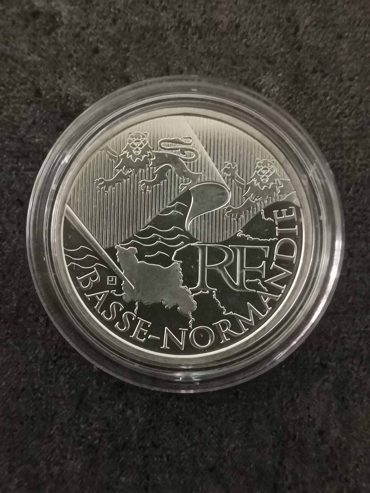 Picture 1 of 3