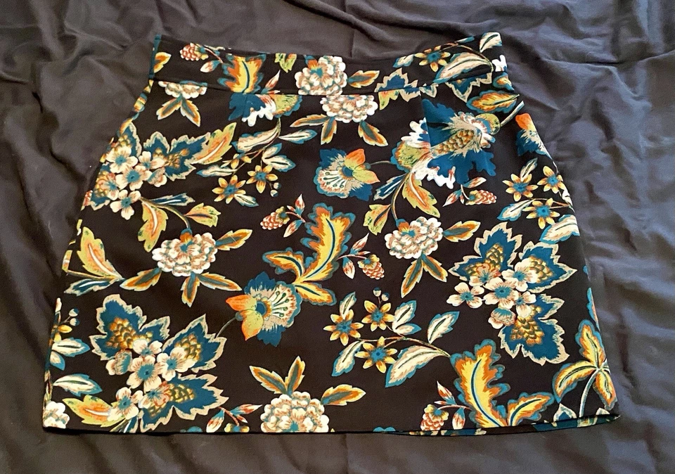 Minifalda INC International Concepts para mujer con estampado floral talla 12 Foto 3 de 4