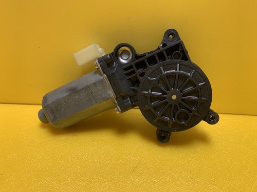 BMW E 46 Fensterheber Motor Links Vorne   0130821717 **R-125