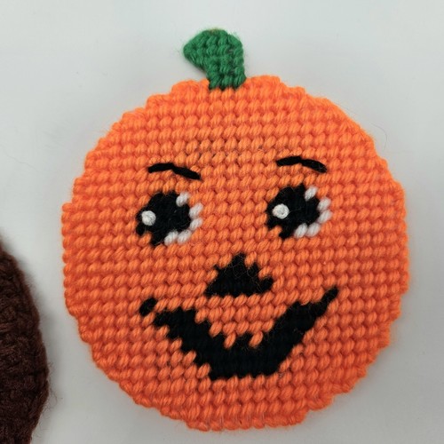 Set of 4 Vintage Halloween Thanksgiving Handmade Needlepoint Fridge Magnets - Picture 5 of 7