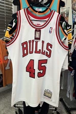 Michael Jordan Authentic Mitchell & Ness 94 95 #45 Bulls Jersey Size 44 Lrg Nwt
