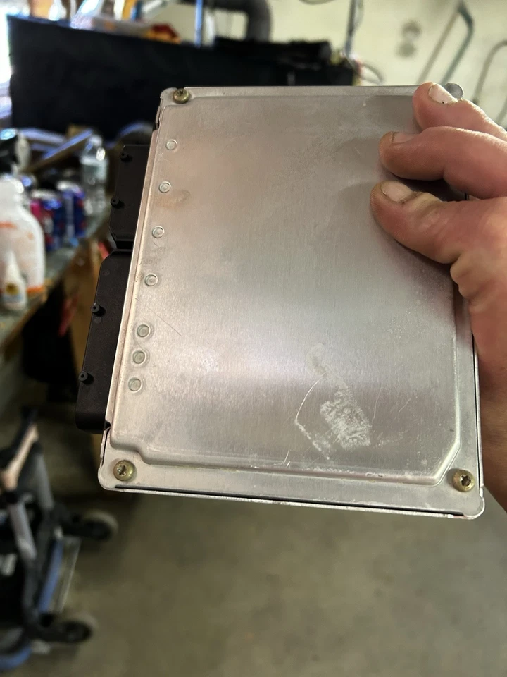 Volkswagen Passat 2000 OEM ECU ECM módulo de control del motor computador 3B0907551AN Foto 4 de 4