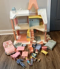 VTG Playskool Grand Victorian Doll House 1991 Furniture Dolls Accessories Pink