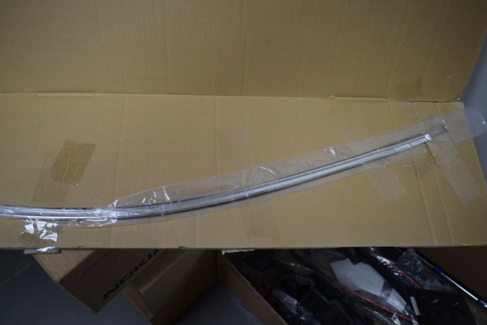 VOLKSWAGEN TOUAREG 2011-2017 VENTANA CROMADA FÁBRICA OEM Foto 3 de 4