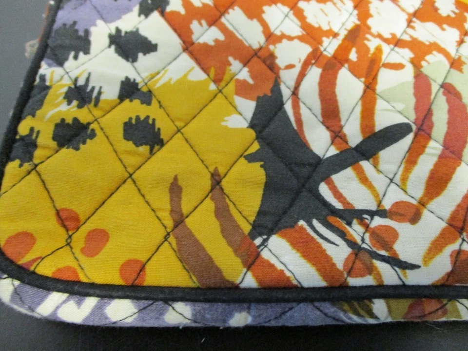 Vera Bradley 平板电脑套 10.5X8.5 英寸紫色拉链通用内衬棉混纺 — 第 4/4 张图片