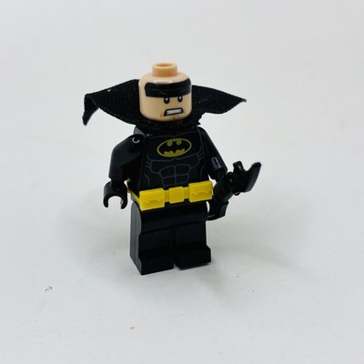 LEGO The LEGO Batman Movie Batman with Cape Batarang Minifigure tlm082