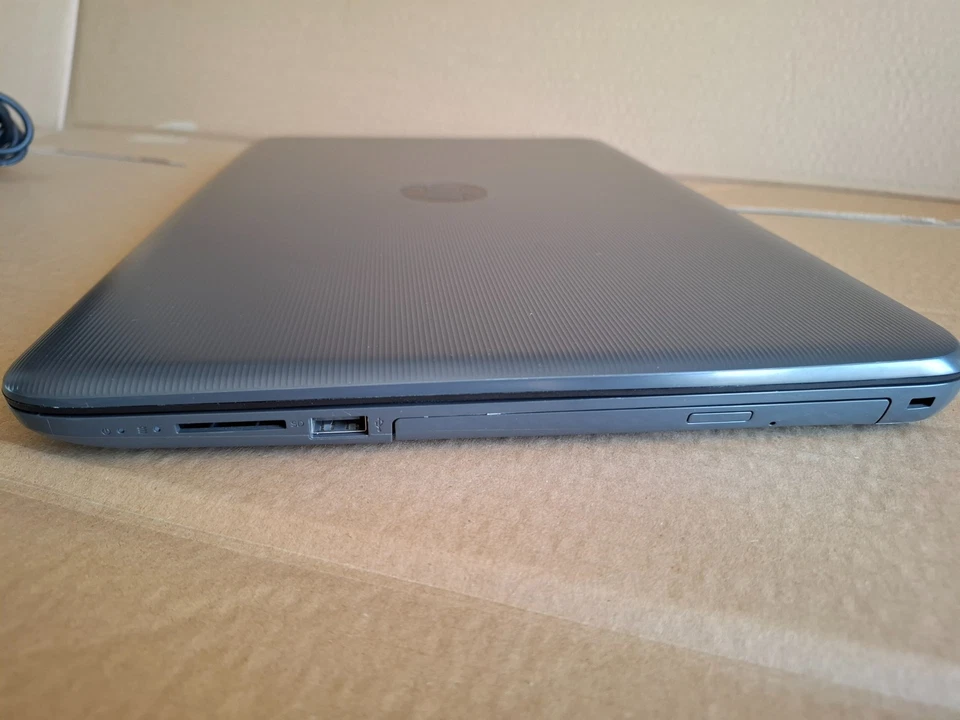 Notebook HP 250 15.6" licenza Windows - FUNZIONANTE estetica parinuovo - Immagine 3 di 4