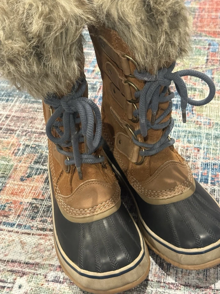 Botas impermeables SOREL Joan Of Arctic para mujer talla: 8 marrón camel cordones azules Foto 2 de 4