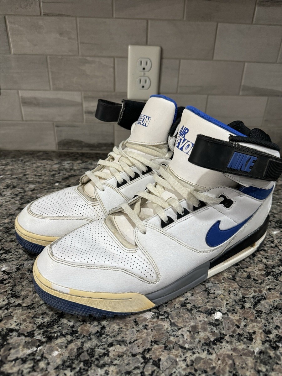 nike air revolution 2013