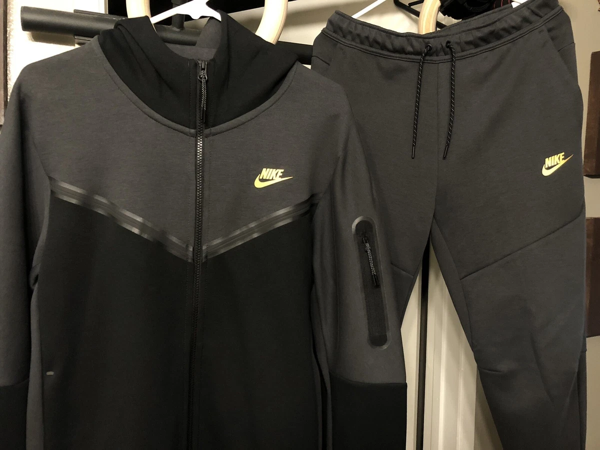 men's nike tech fleece set