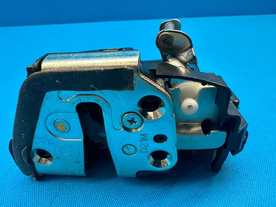 Привод двигателя дверного замка Aisin DLT-025 в сборе для Toyota Corolla 2009-2018 годов выпуска - Изображение 4 из 4