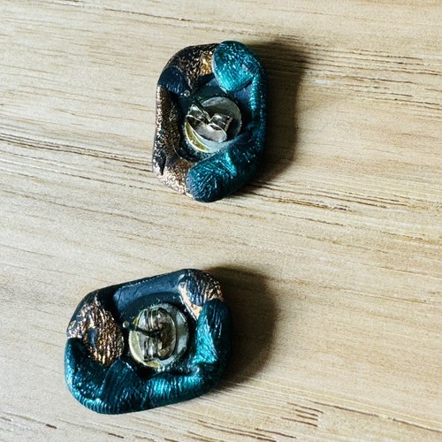 Vintage Handmade Retro 1980s Earrings Shimmery Turquoise Gold Pink Jewelry - Picture 7 of 8