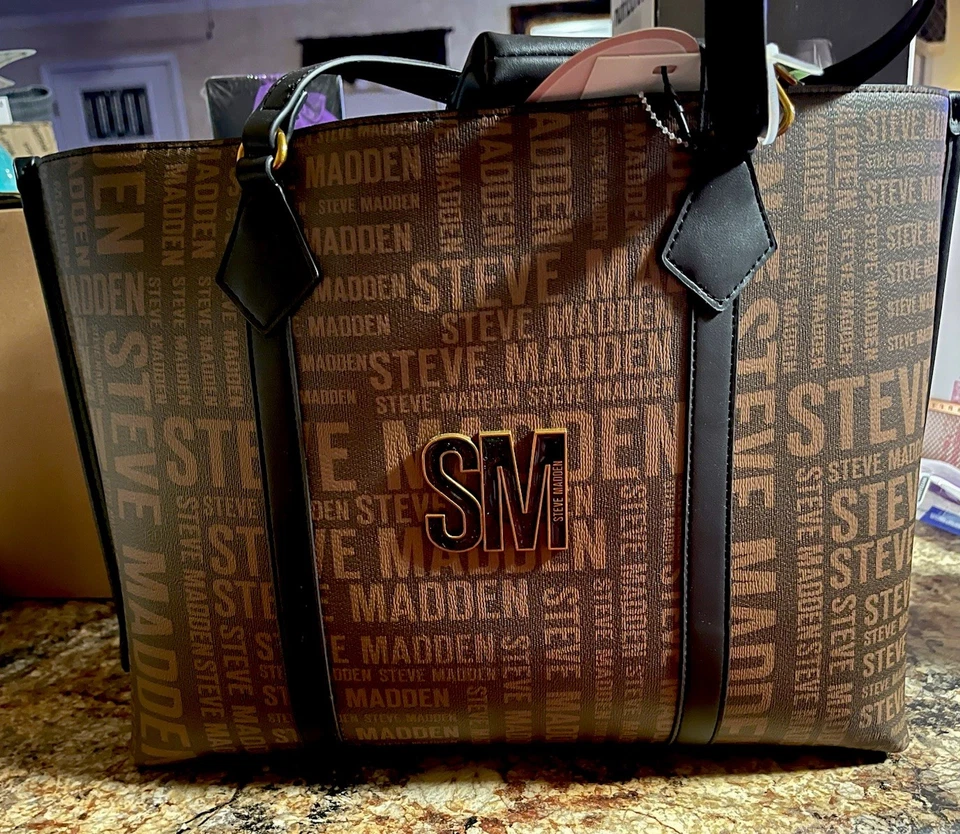 Bolso de hombro Steve Madden extra grande con bolsa con cremallera a juego Foto 2 de 4