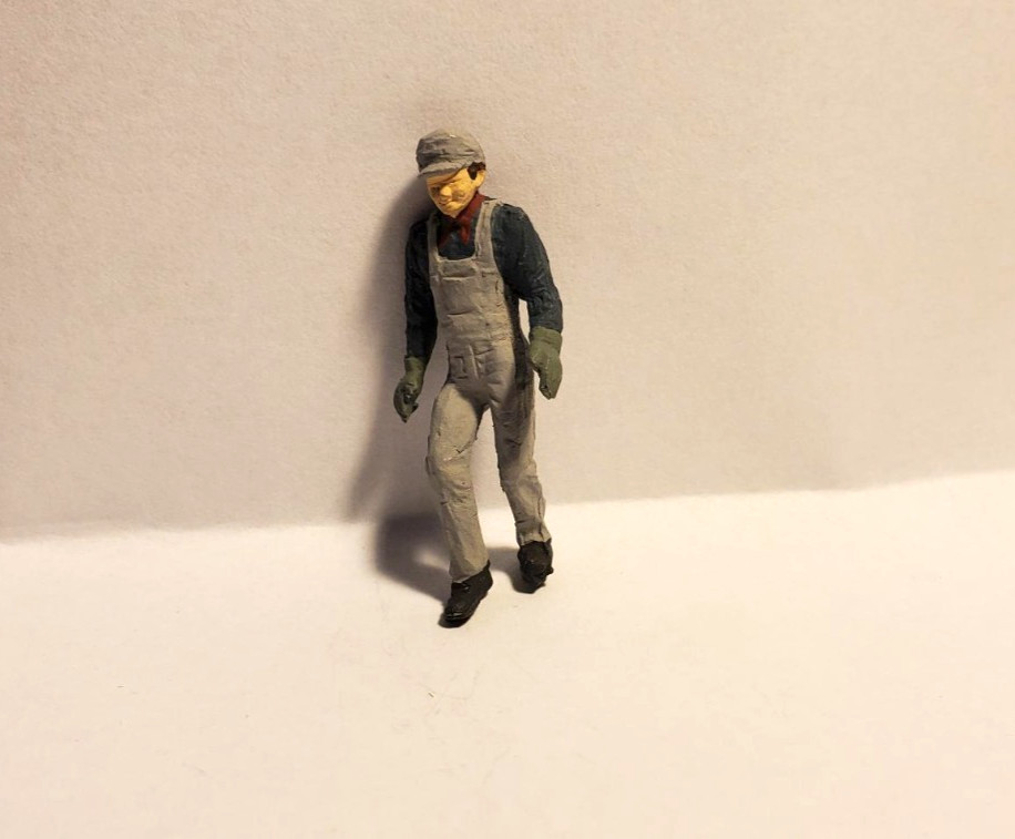 Arttista #1500 - Worker Walking Down - O Scale Figure - Model Trains - NEW