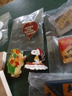 9 Vintage Novelty/Ski Pins•bunny•Snoopy•marlboro•Mars•better Lovers•jackalope  — photo 2