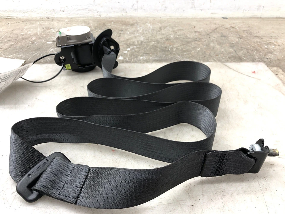 2023 GMC CANYON LH LEFT REAR SEAT BELT RETRACTOR 84841020 OEM Foto 2 de 4