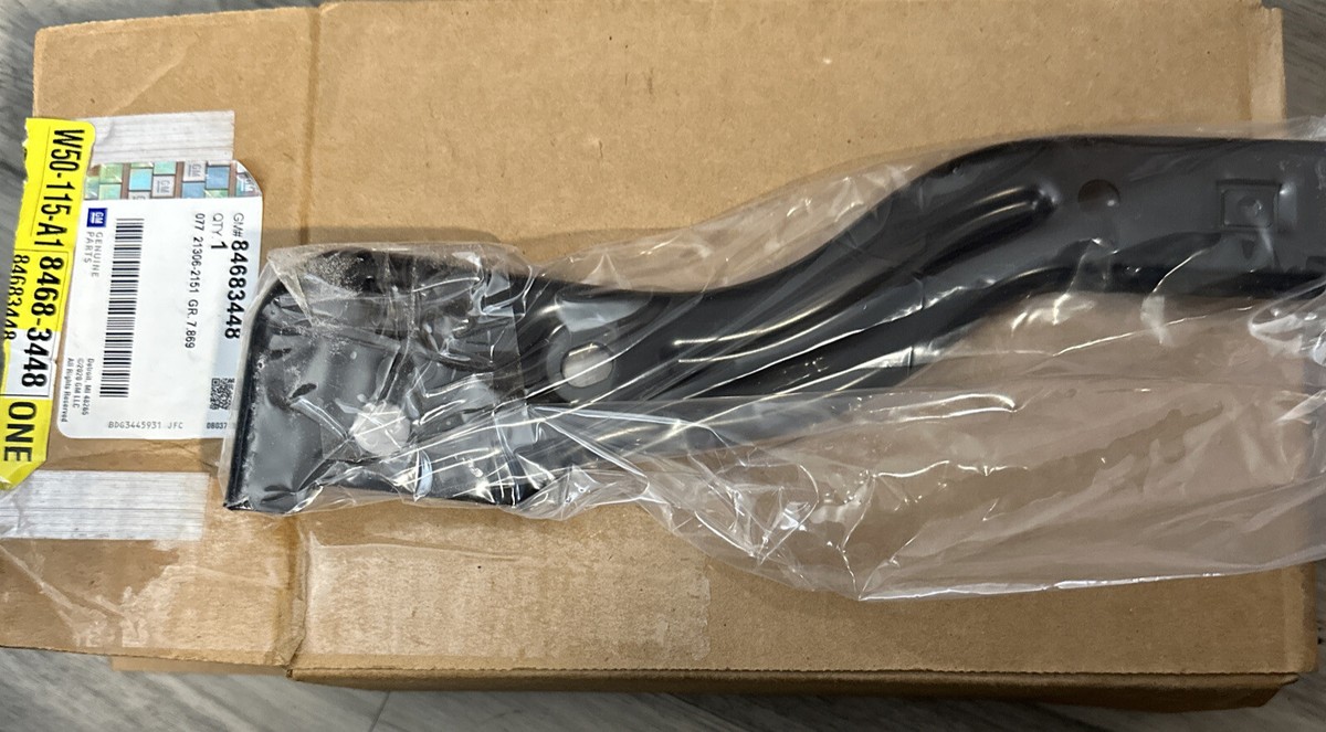 Genuine GM Front Driver Side Bumper Impact Bar Bracket 84683448 | eBay