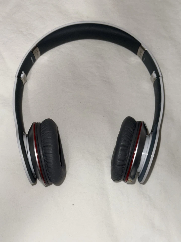 Beats by Dre Solo HD Wired On-Ear Headphones - White & Red - Tested Working - Image 3 of 4