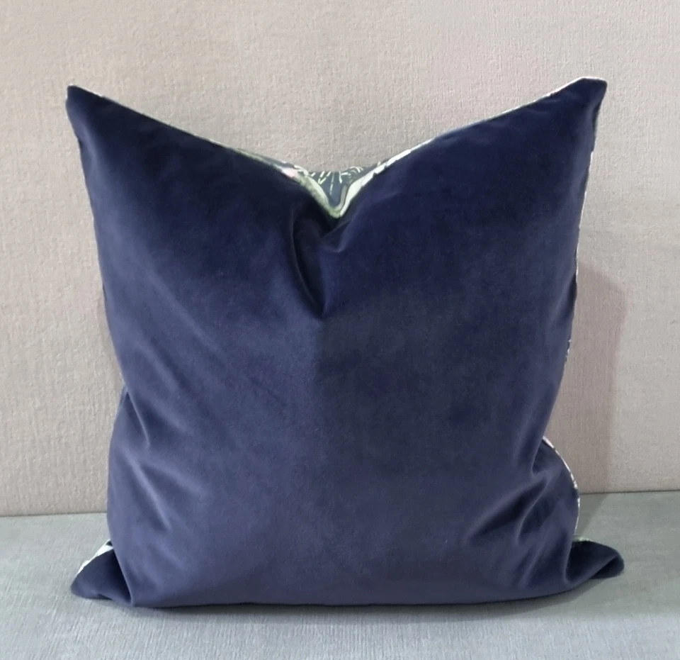 Funda Cojín Terciopelo Medianoche Clarke and Clarke Wedgwood Nenúfar 45x45 cm Foto 3 de 3