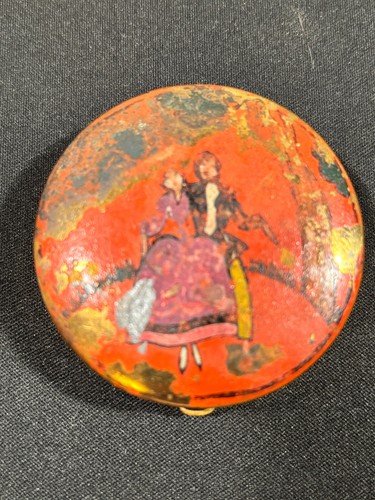 Vintage Compact Mirror Cosmetic Case - Dancing Couple Motif - Foto 1 di 15