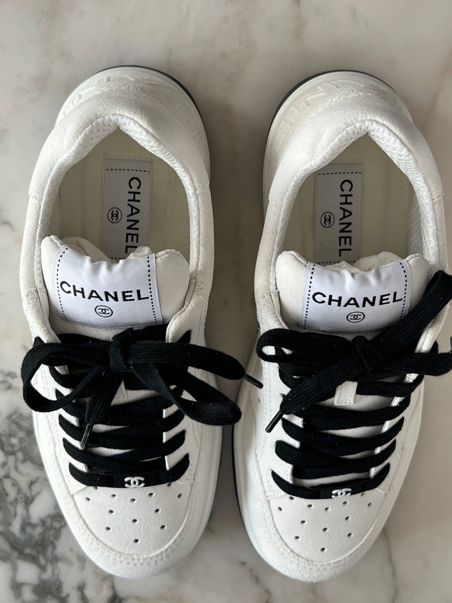NEW Chanel 22A White Black Suede CC Flat Lace Up Tie Runner NEW Chanel 22A White Black Suede CC Flat Lace Up Tie Runner