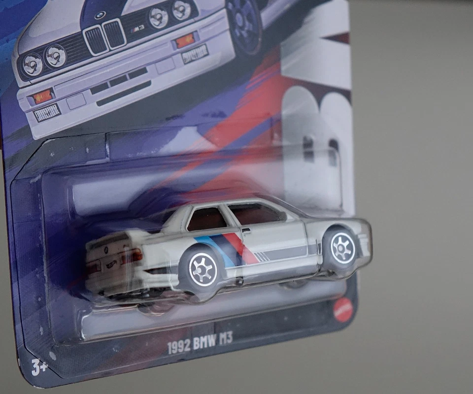 Hot Wheels - 1992 BMW M3 - Silver Series - 2025 - JBY56 - 1:64 - Immagine 2 di 4