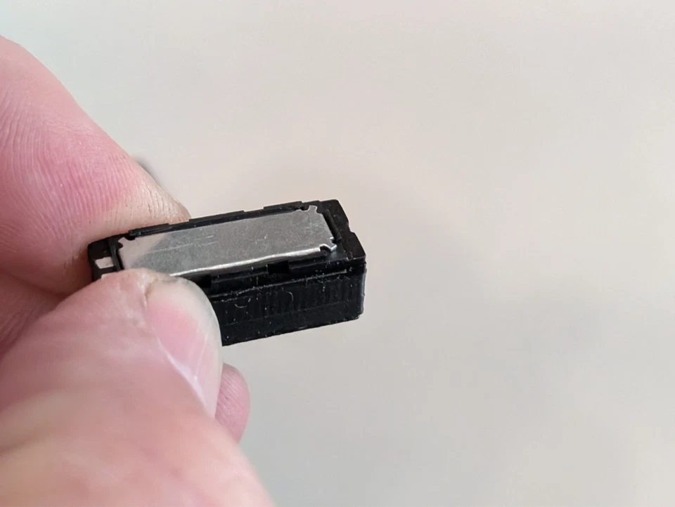 Altavoz Sugar Cube de 25x9 mm con deflectores de 6 mm, 3 mm y 1 mm para ESU y otros decodificadores Foto 2 de 4