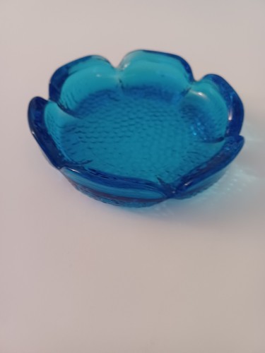 Anchor Hocking Aqua Cobalt Blue Glass Ashtray Lotus Petal Pebbled Base MCM 5" - Picture 4 of 7