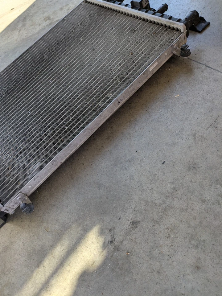 10-24 Jaguar X351 XJ XKR F-Type Engine Motor Intercooler Radiator C2C39565 OEM - Image 4 of 4