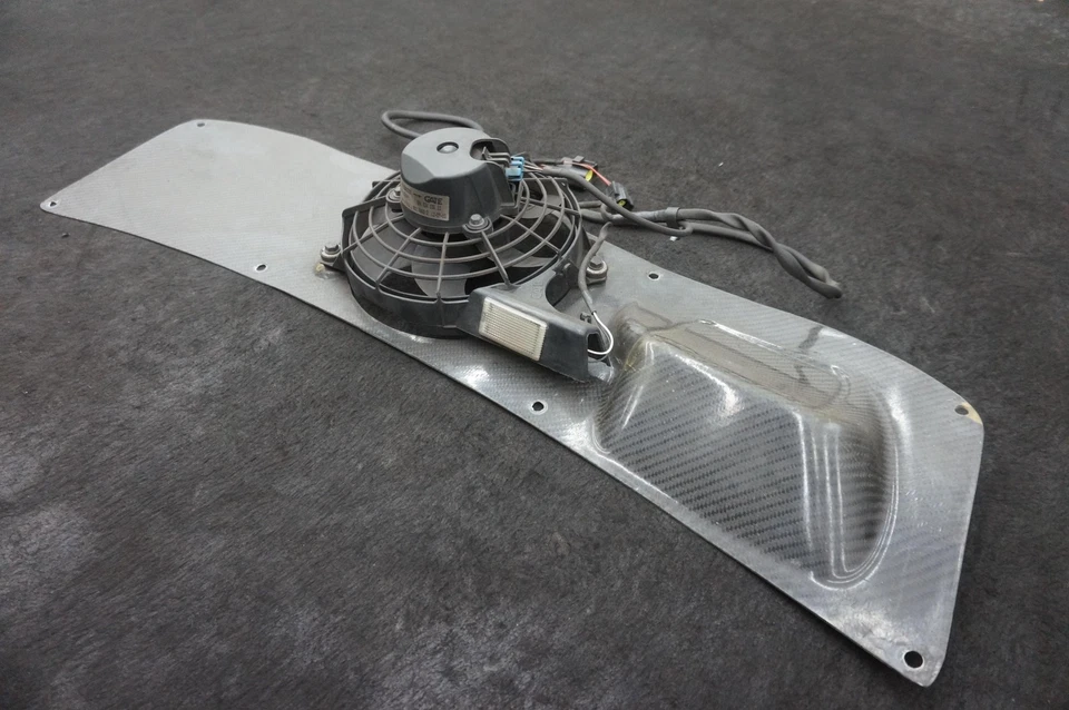 Ventilador de refrigeração do motor traseiro fabricante de equipamento original 99662403603 Porsche 911 Turbo 996 2001-05 *Nota - Imagem 2 de 4