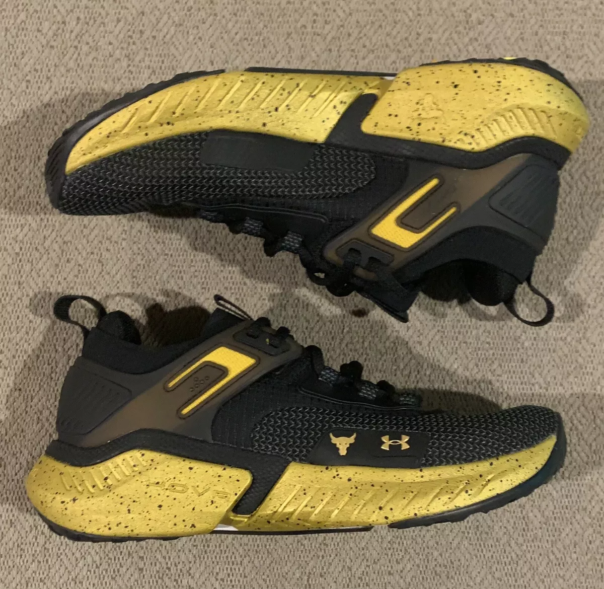 Under armor hovr mens gold sale