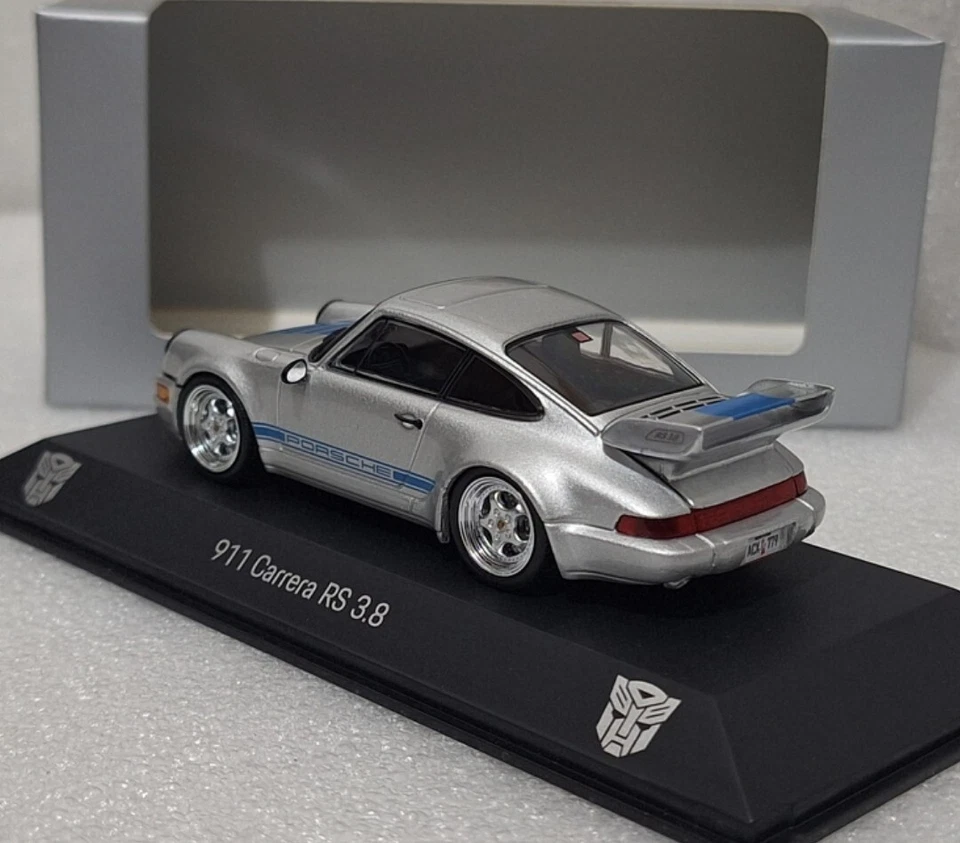 Porsche 911 (964) Carrera RS 3.8 Transformers Mirage Silver 1:43 Spark (8) - Image 4 of 4