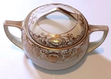 Noritake 16034 Christmas Ball Sugar Bowl with Lid And Gold Trim Hand Painted