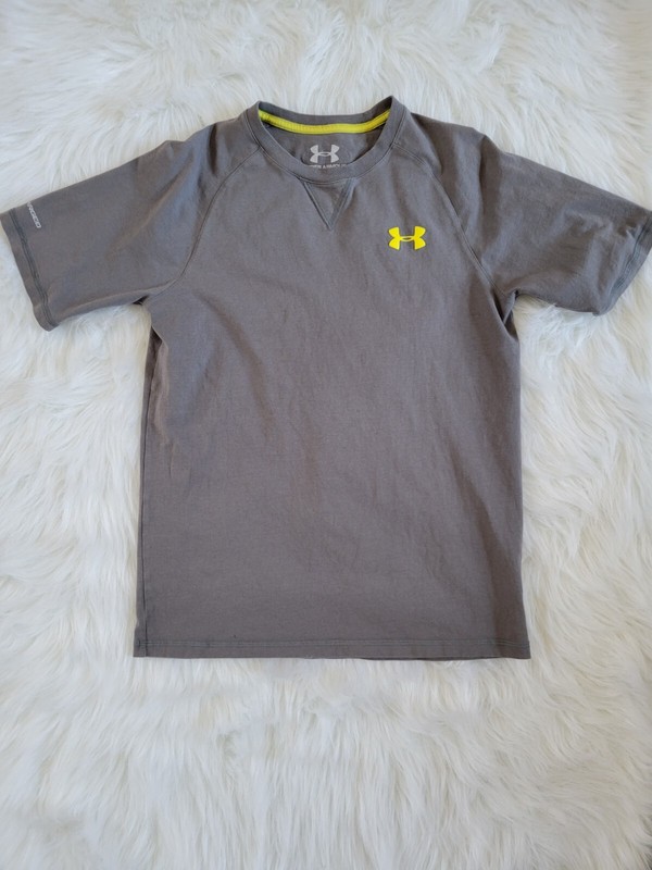 YMD UNDER ARMOUR Boy's Grey Top INVPV2055