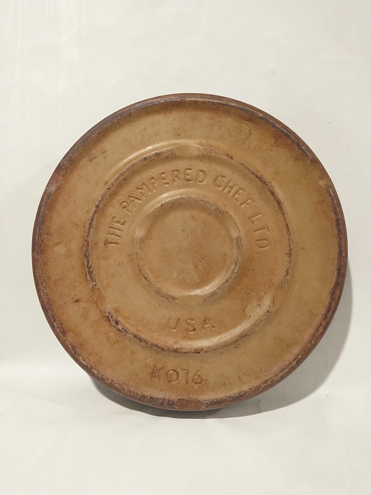 The Pampered Chef LTD K076 Stoneware Bread Bowl Lid / Pie Dish 11"