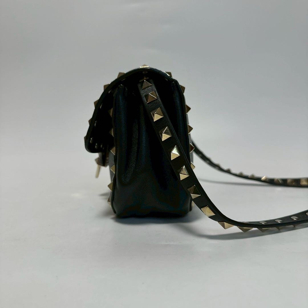 VALENTINO Women Rockstud Shoulder bag Leather V Logo Turnlock Black Gold thumbnail 14