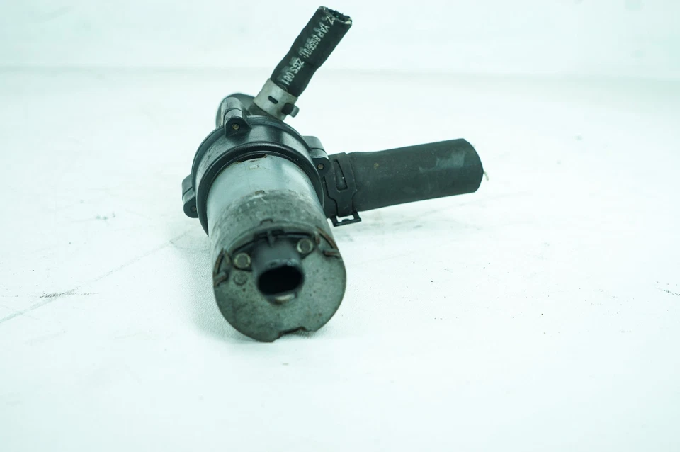 03-12 Mercedes SL500 R230 OEM AUX Auxiliary Water Pump 0018353564 5114 - Image 2 of 4