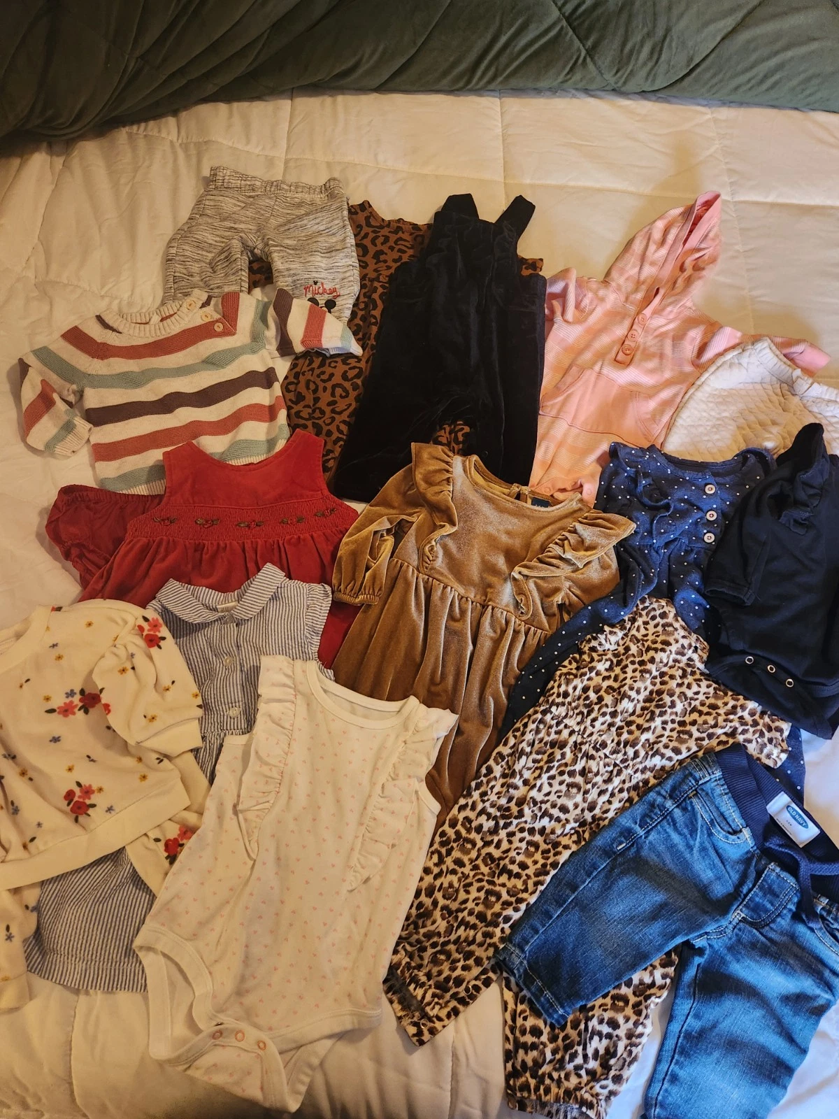 Baby Girl Clothing Lot Size 3-6 Months - 17 Pieces Outfitts, Dresses, Jeans