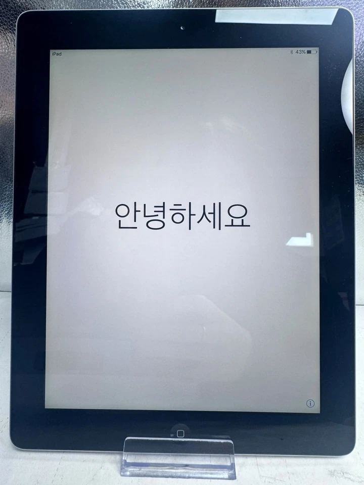 Apple iPad (4th generation) · 64GB · Wi-Fi, photo 1 of 3