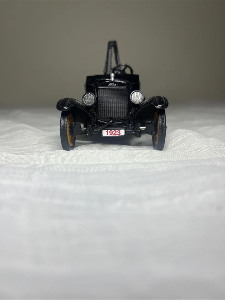 Ford Motor Company Black 1923 Ford Model T Tow Truck - Golden Age of Ford - Image 2 of 4