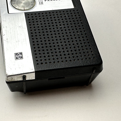 Panasonic Vernier Dial RF-619 FM-AM Portable Transistor Radio